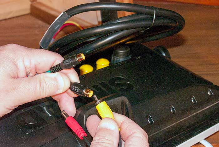 Adding RCA plugs