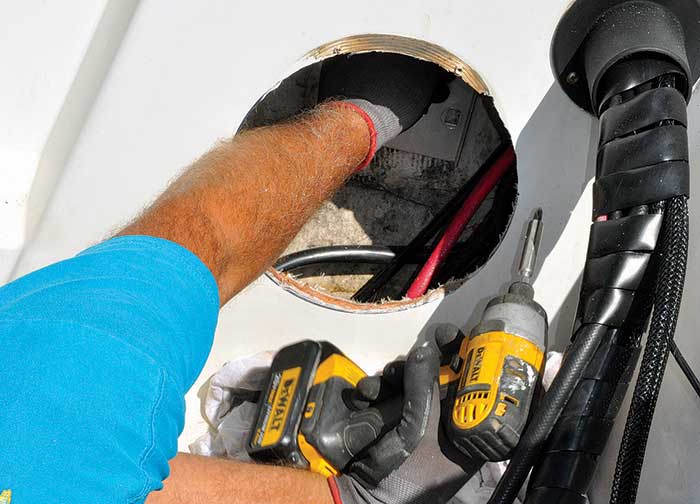 Mounting new filter assembly