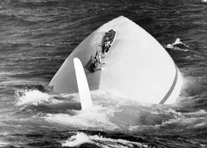 Damaged boat sinking