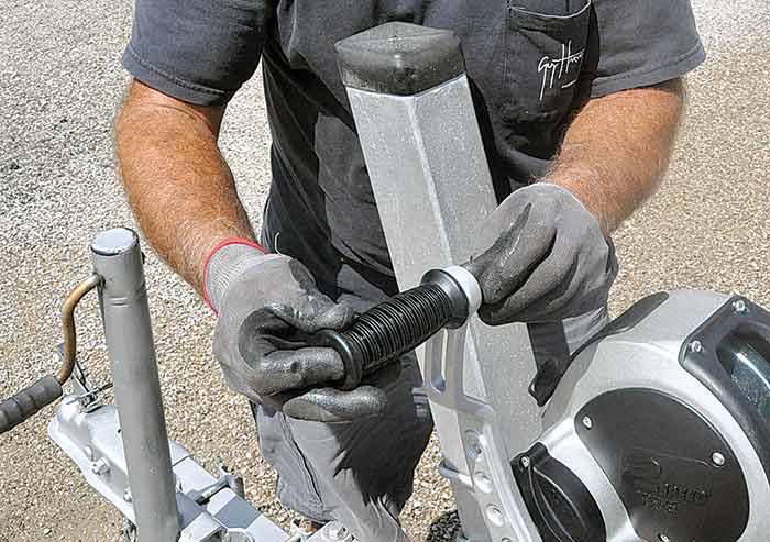 Installing handle grip