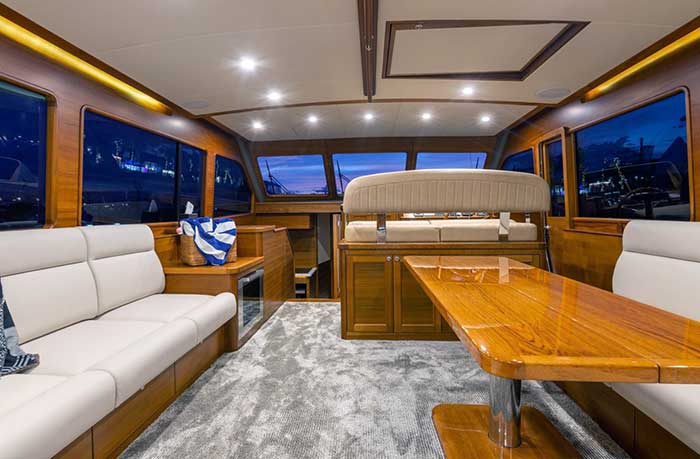 Grand Banks 54 helm